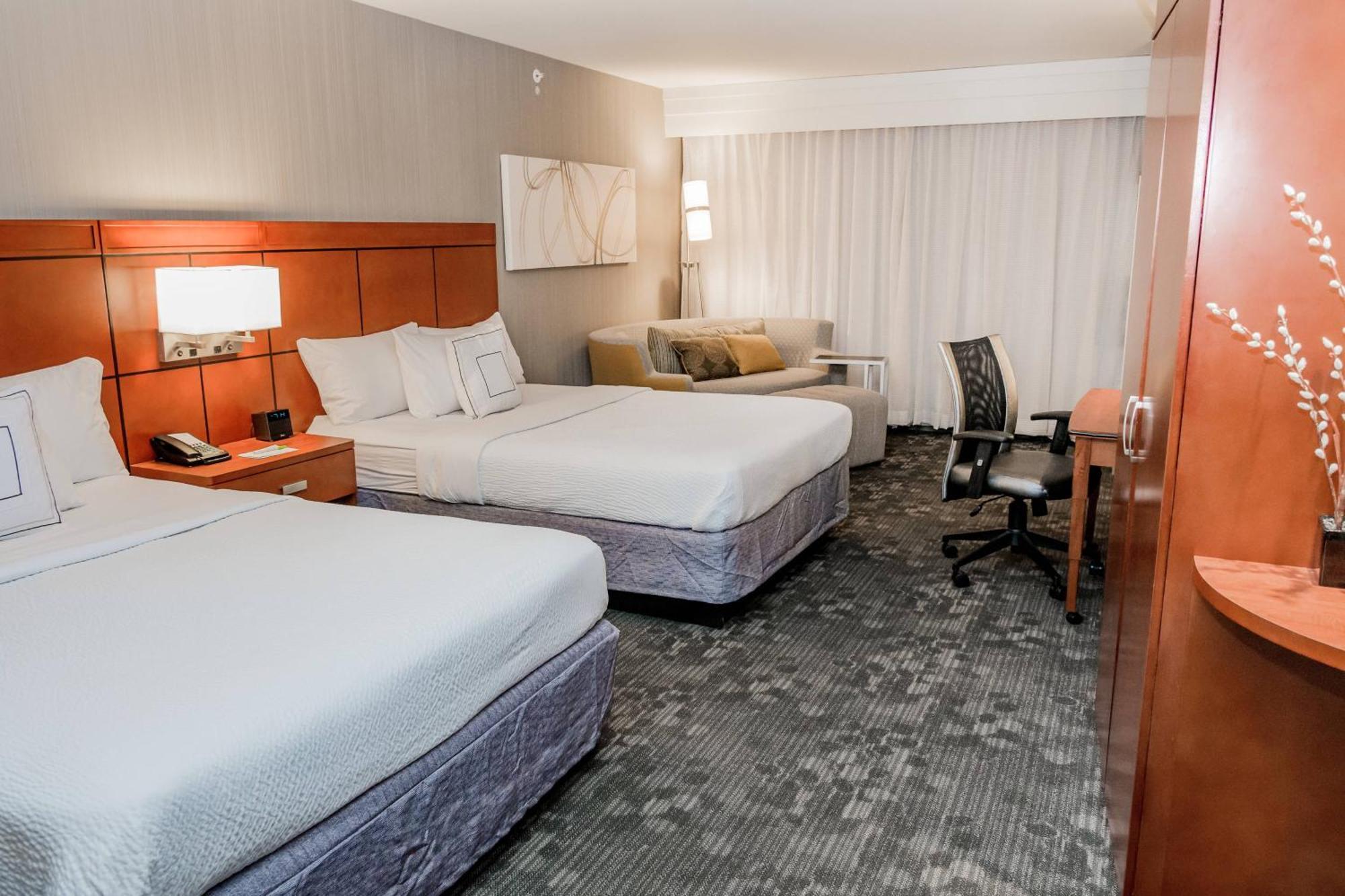 Courtyard By Marriott Lafayette Hotel Bagian luar foto
