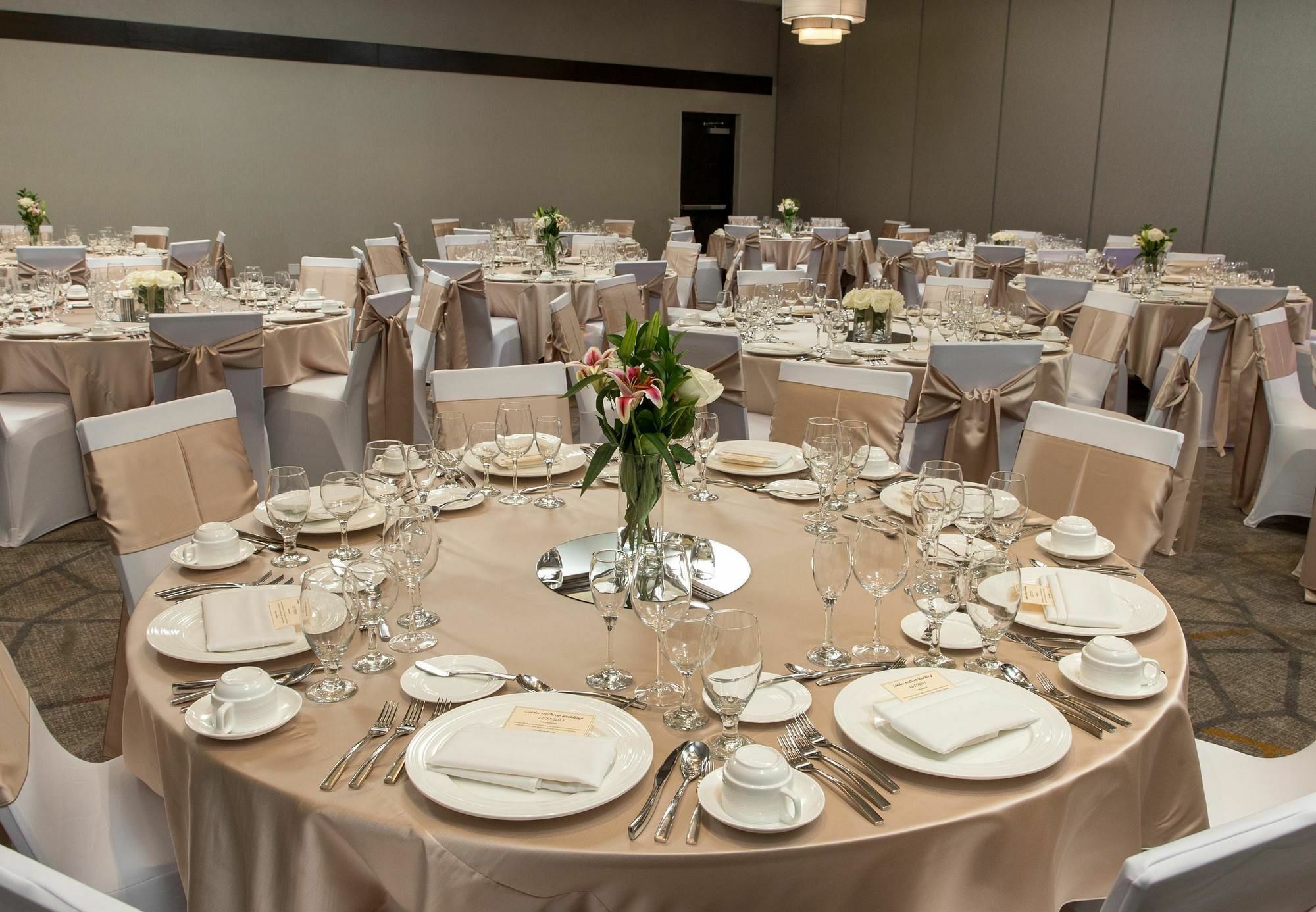 Courtyard By Marriott Lafayette Hotel Bagian luar foto